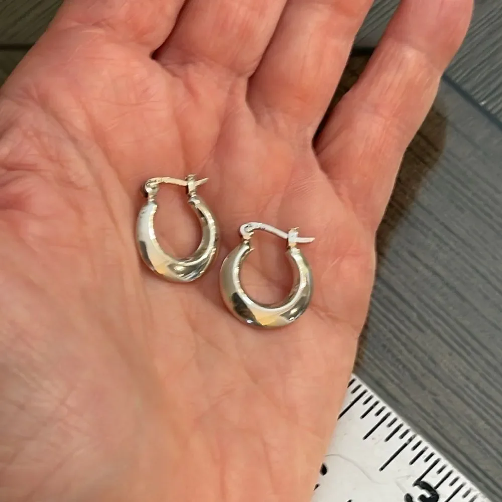 Vintage Sterling Silver Small Puffy Hoop Earrings